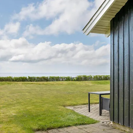 2 Bedroom Amazing In V Feriehus Esbjerg